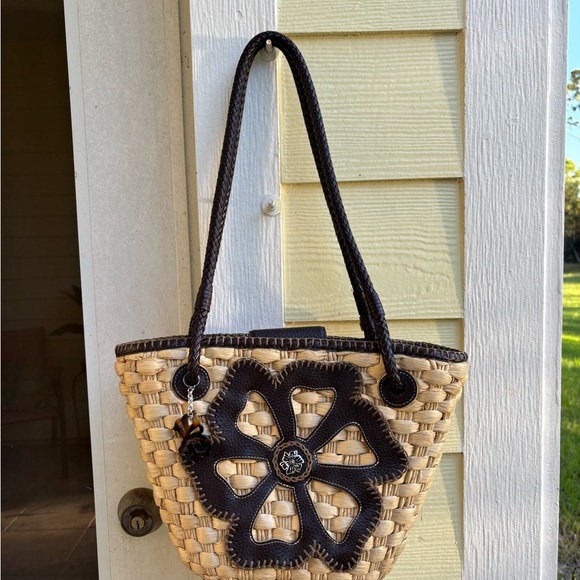 Stylish Tan and Black Woven Tote Bag - Picture 1 of 7